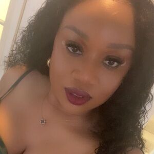 Meet your Posher, Adesuwa